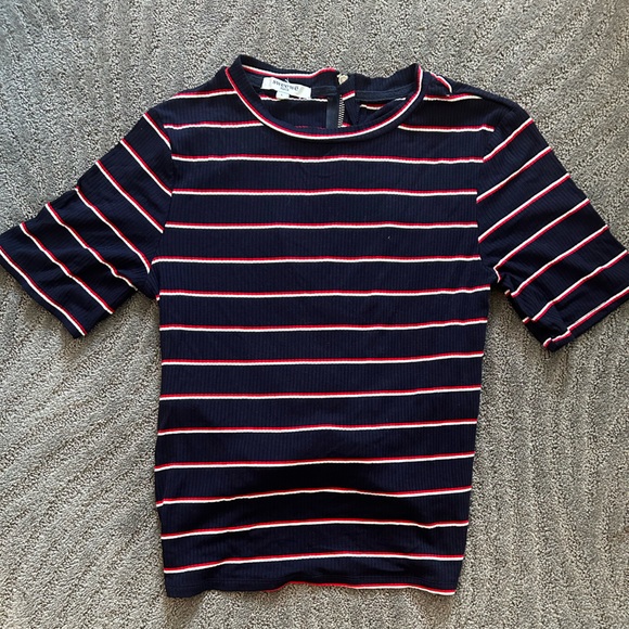 Striped top with back tie - Picture 3 of 6